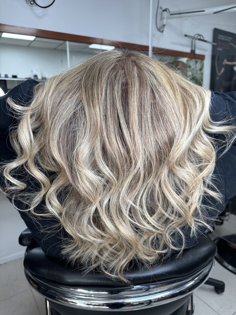 Vanity Beauty Hair Salon, beauty salon in Elizabeth, NJ, photo 2 of 9